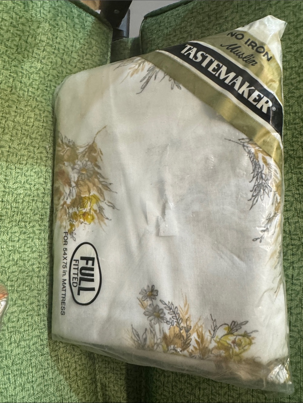 NOS Vintage Muslin Full Fitted: Flat Sheet SET Taste
Maker